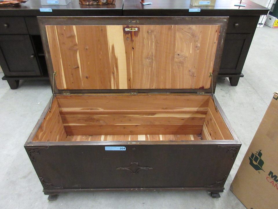 Vintage cedar lined hope chest
