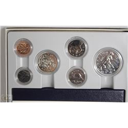26)1982 SPECIMEN COIN SET