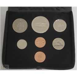 23)1973 SPECIMEN COIN SET