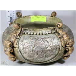 DESIGNER CONVERSATION CENTERPIECE