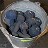 Image 1 : BUCKET WITH MANY ASSORTED HAND WEIGHTS IN VARIOUS