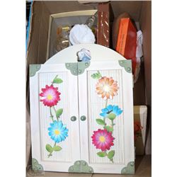 BOX WITH FLOWER JEWELRY BOX, ORNAMENTS AND MORE