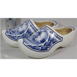 PAIR OF HOLLAND DUTCH WOODEN SHOE