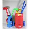 Image 1 : SET OF LITTLE TIKES GOLF CLUBS & CADDY