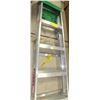Image 1 : MEDIUM DUTY 6' ALUMINUM STEP LADDER - FREIGHT DMG