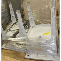 PALLET WITH 2 SHOP SINKS