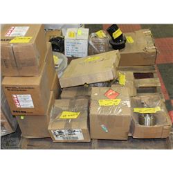 PALLET OF ASSORTED PLUMBING FIXTURES, HARDWARE,