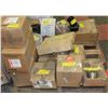 Image 1 : PALLET OF ASSORTED PLUMBING FIXTURES, HARDWARE,