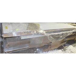 PALLET WITH GARAGE DOOR