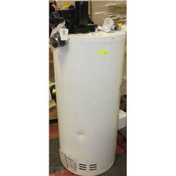 GIANT GREEN FOAM ELECTRIC HOT WATER TANK 151L