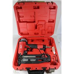 MILWAUKEE STRAIGHT FINISHING NAILER