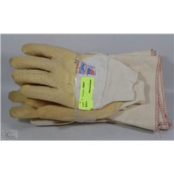 4 ASSORTED PAIRS OF WORK GLOVES