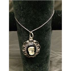 925 SILVER NECKLACE W/ PENDANT