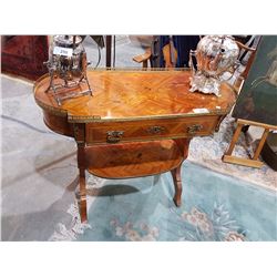 FINE QUALITY MARQUETRY SIDE TABLE