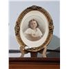 Image 1 : OVAL FRAMED PHOTO