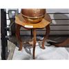Image 1 : SMALL OAK PLANT STAND