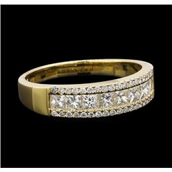 0.91 ctw Diamond Ring - 14KT Yellow Gold