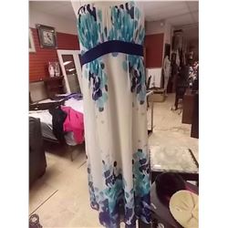 LADY'S FORMAL DRESS - SIZE 16