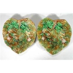 Pair of Victorian Majolica leaf shaped plat…