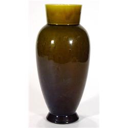 Henry Tooth designed Linthorpe pottery vase…