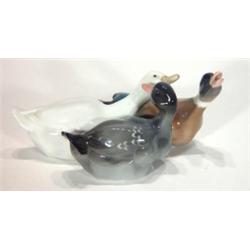 Hand painted Continental porcelain duck gro…