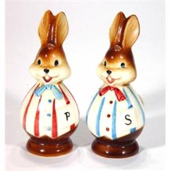 Hand painted Goebels rabbit two piece cruet…