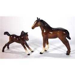 Hand painted Beswick standing brown foal an…