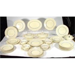 Quantity of Woods Art Deco style dinnerware…