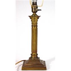 Brass Corinthian column table lamp, 30cm hi…