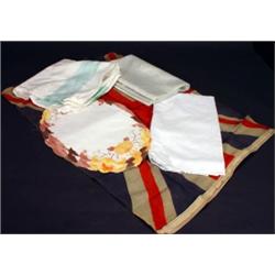 Box of assorted linen, lace, tablecloths, U…