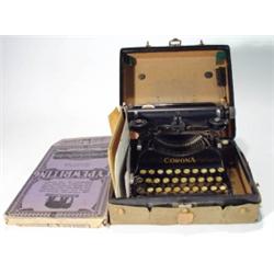 Cased Corona folding military typewriter an…