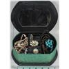 Image 1 : GREEN AND BLACK JEWELRY BOX FILLED WITH FASHION