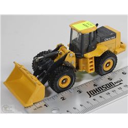 ERTL DIE CAST JOHN DEERE TRACTOR