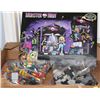 Image 1 : BRAND NEW MONSTERHIGH MEGA BLOCKS W/ LARGE BAG