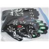 Image 1 : 6 PACK OF GLOW IN THE DARK GLOVES