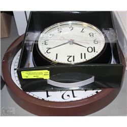 HOME TRENDS BLACK RETRO CLOCK WITH A LARGER BROWN