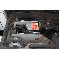 2 TON BOTTLE JACK WITH CARRYING CASE