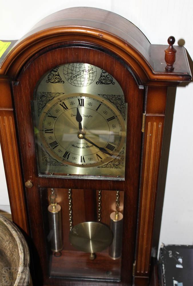 DANIEL DAKOTA QUARTZ WESTMINSTER CHIME WALL CLOCK