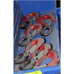 TUB OF HEAVY DUTY HOOKS