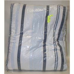 FULL SIZE STRIPE COMFORTER