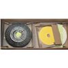 Image 1 : BOX OF 3 ASSORTED BENCH GRINDER DISCS