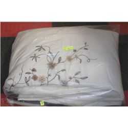 QUEEN SIZE CAMISHA COMFORTER