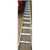 Image 1 : 28' PELIGRO ALUMINUM EXTENSION LADDER