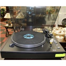 AKAI TURNTABLE WITH AKAI STYLUS