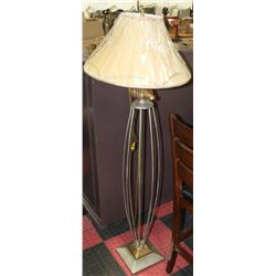NEW DOUBLE RAM HEAD FLOOR LAMP WITH SHADE