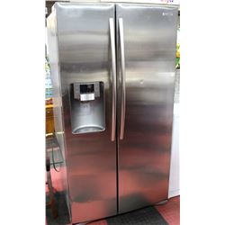 SAMSUNG S/S FRIDGE WITH WATER & ICE DISPENSERS