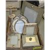 Image 1 : FLAT WITH MATCHING VANITY DECOR INCL JEWELRY BOXES