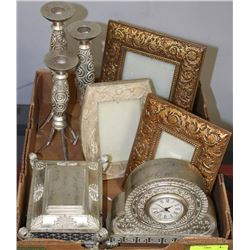FLAT WITH VANITY DECOR INCL CLOCK, JEWELRY BOX,