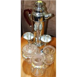 METAL PITCHER WITH 2 CUPS AND ASSORTED PAINTED