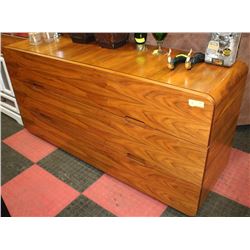 LARGE SHOWHOME 3 DRAWER DRESSER